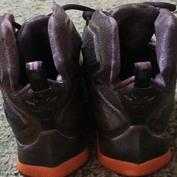 men's lebron james black lion 13. like new - Picture 10 of 10